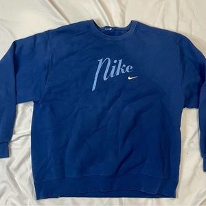 Comfortable vintage Nike crewneck